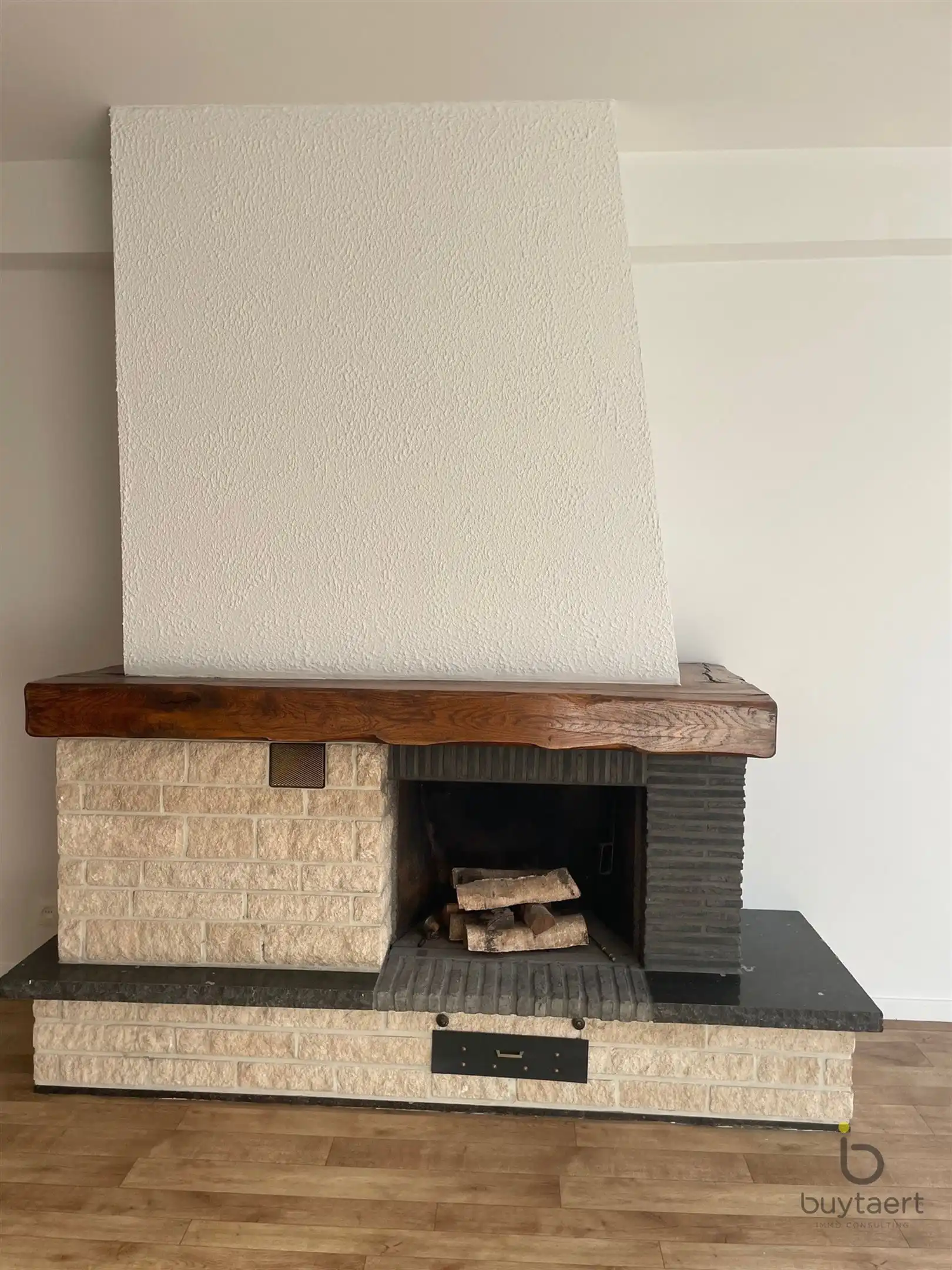 Ideaal gelegen twee (of drie) slaapkamer appartement in het hartje van Brasschaat!  foto 4