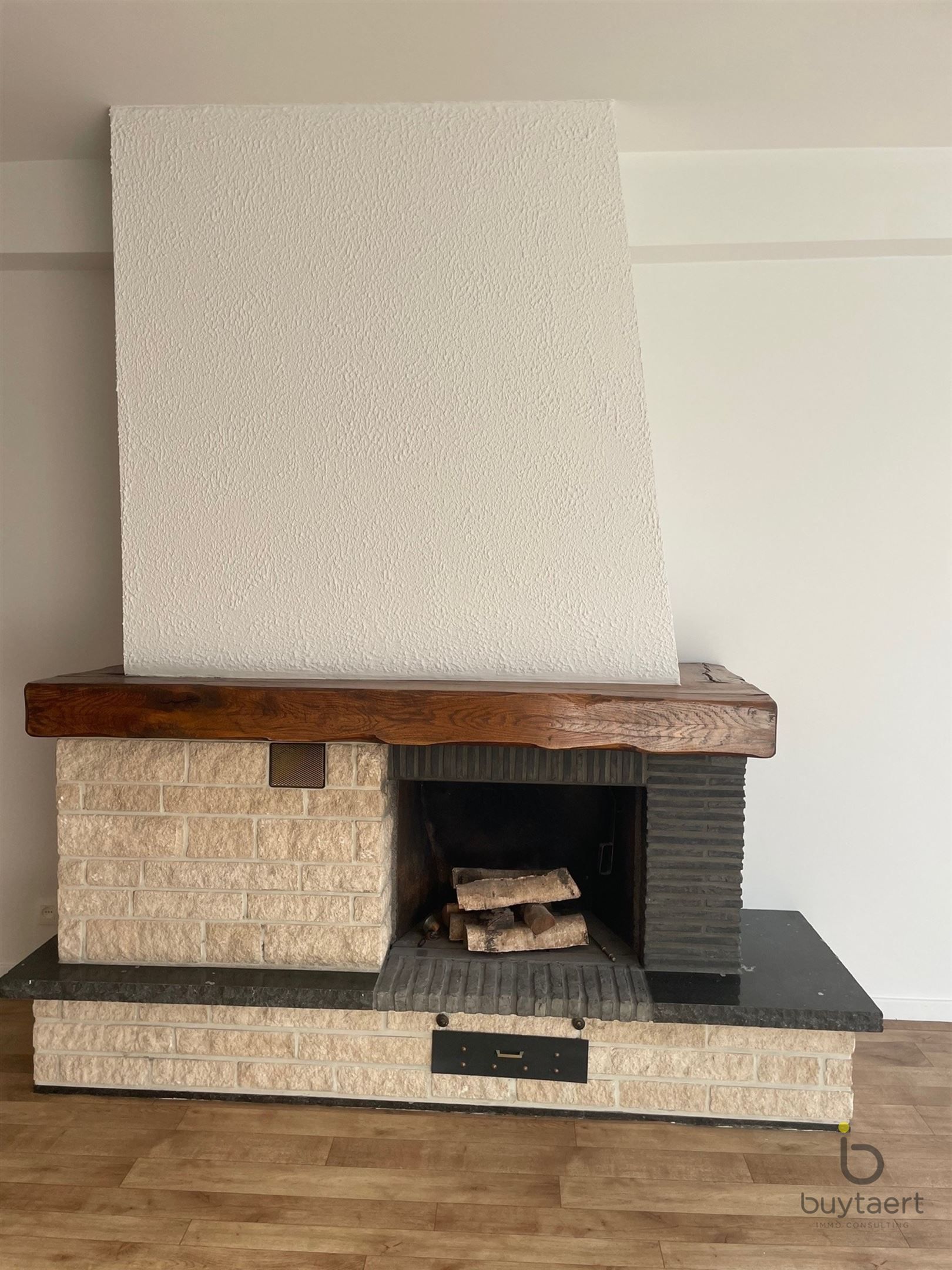 Ideaal gelegen twee (of drie) slaapkamer appartement in het hartje van Brasschaat!  foto 4