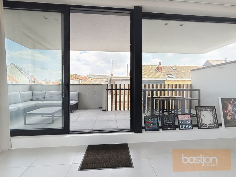 🏡 Uniek triplex appartement te huur in hartje Kortrijk! foto 16