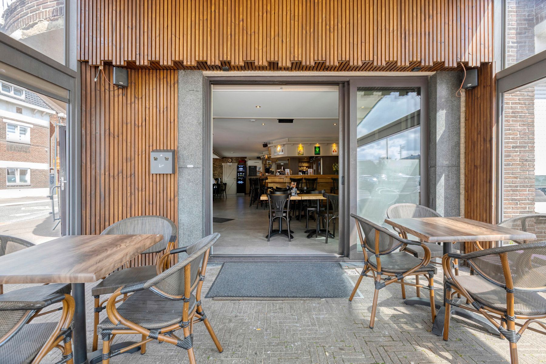 Taverne met appartement foto 7