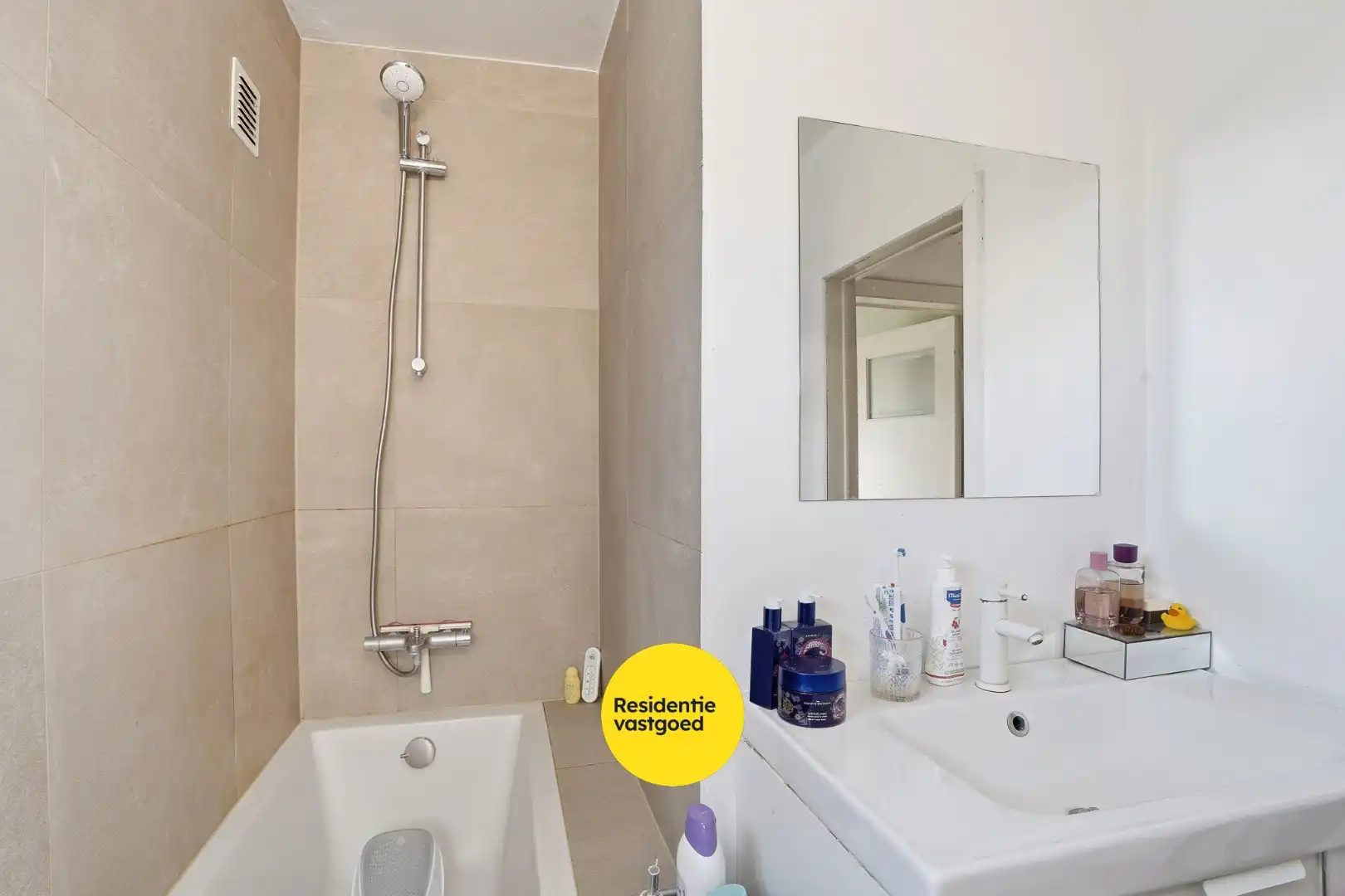 Halfopen bebouwing in een rustige woonwijk te Loppem foto 16