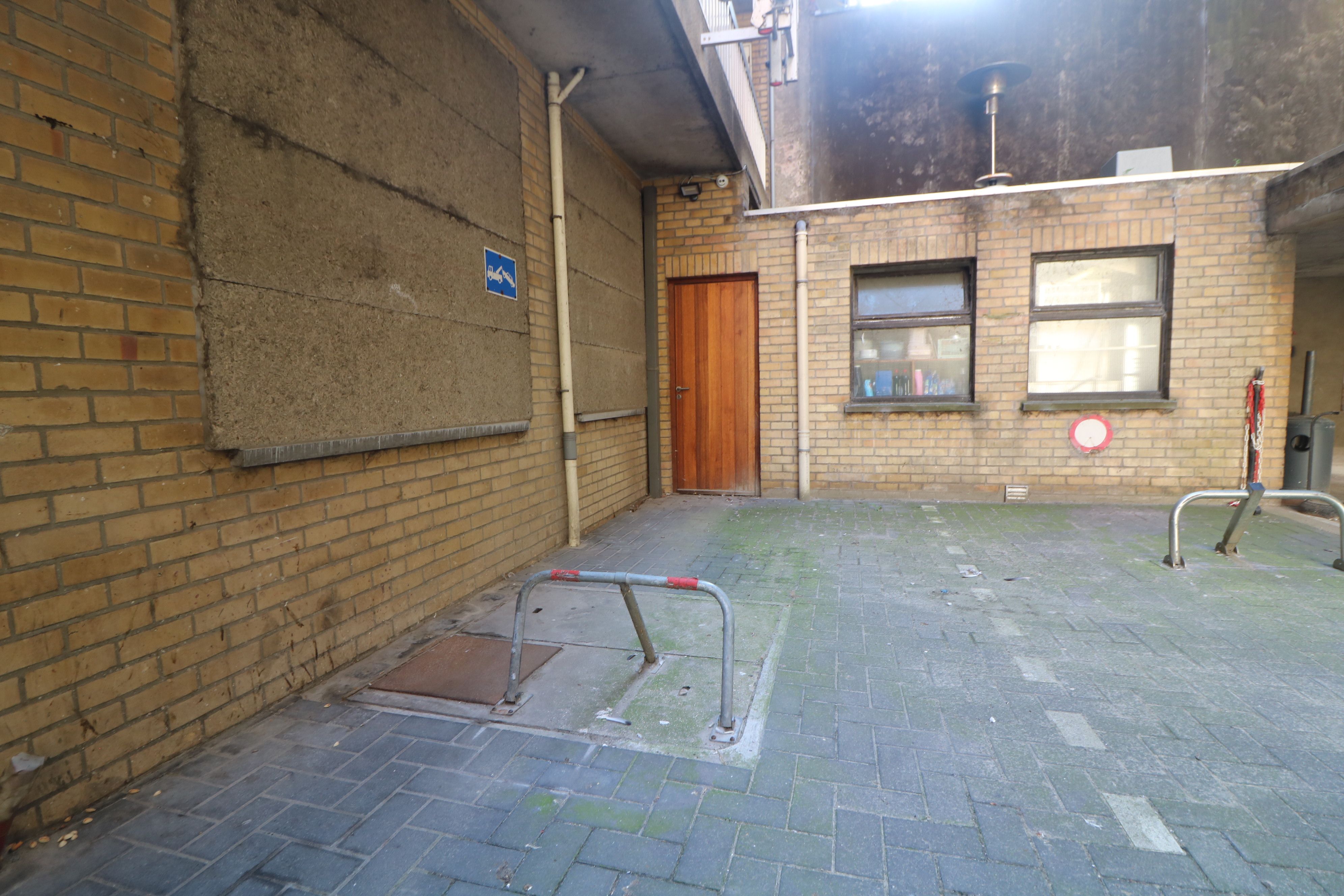 Autostandplaats aan de jachthaven (Franchommelaan) vlak aan de achterzijde van de Zeedijk. foto 3