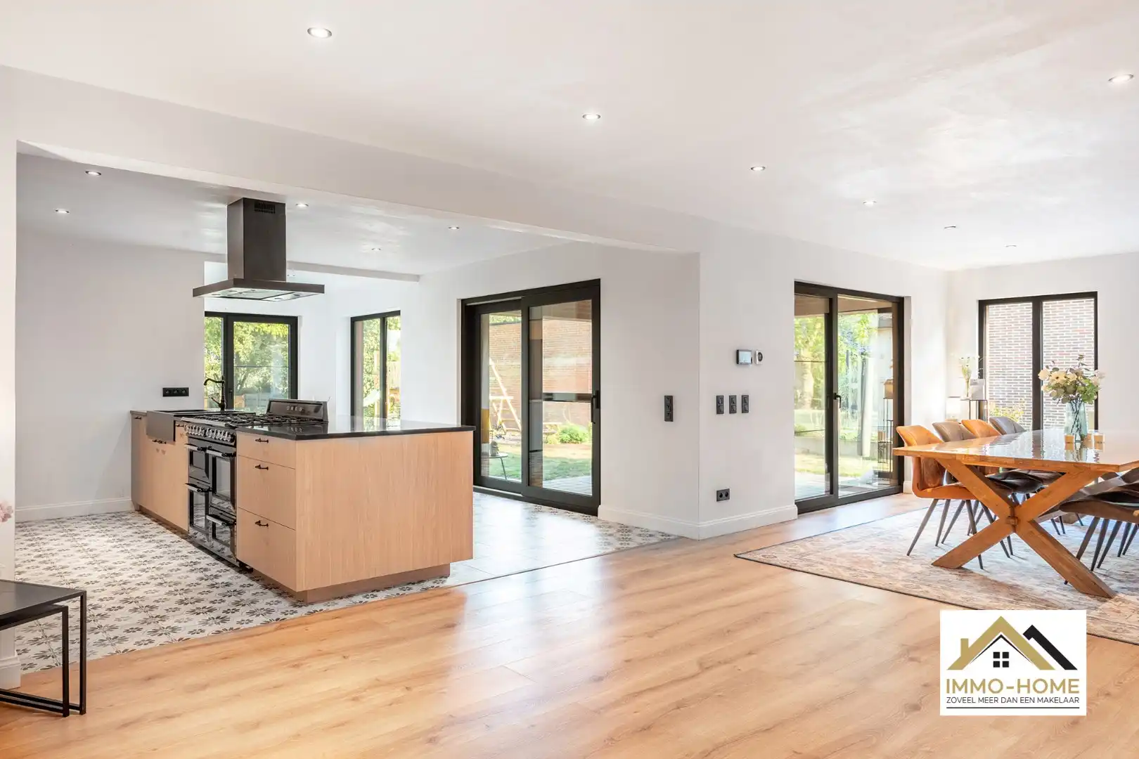 Volledig gerenoveerde woning met agrarisch uitzicht! foto 13