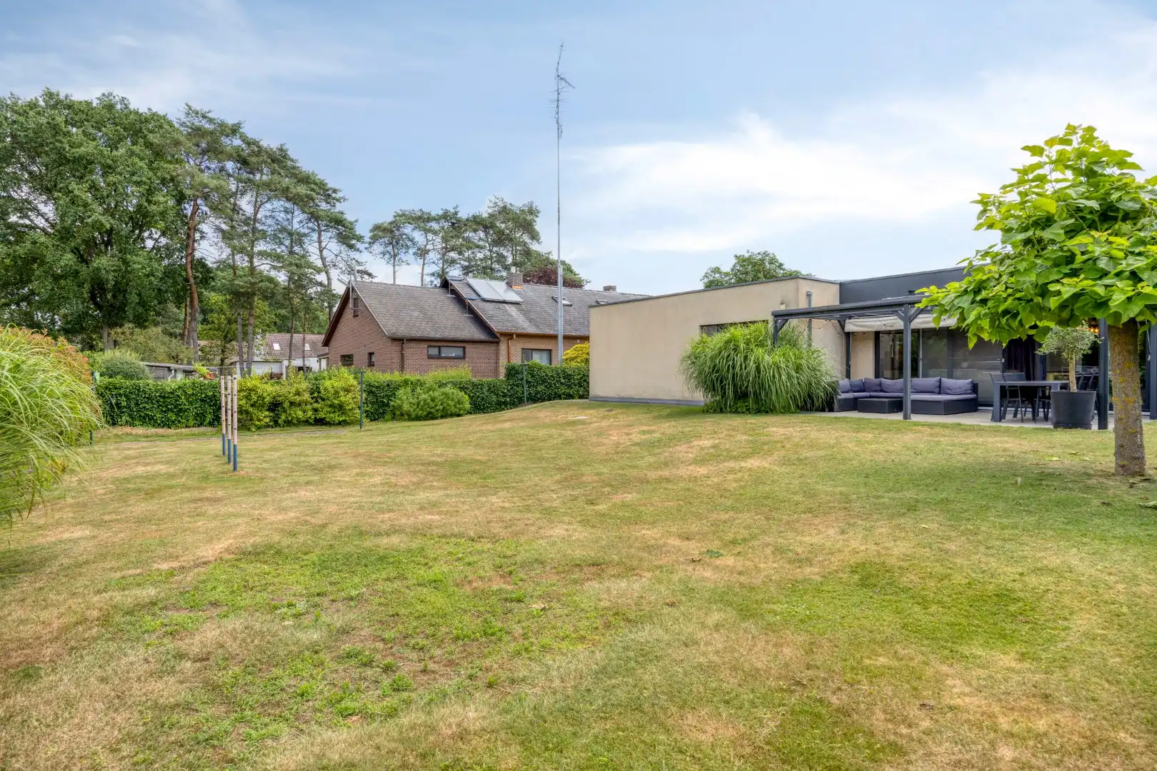 Ruime instapklare woning met 3 slpks op een perceel van 1.251 m² met prachtig uitzicht op achterliggend groen !  foto 32