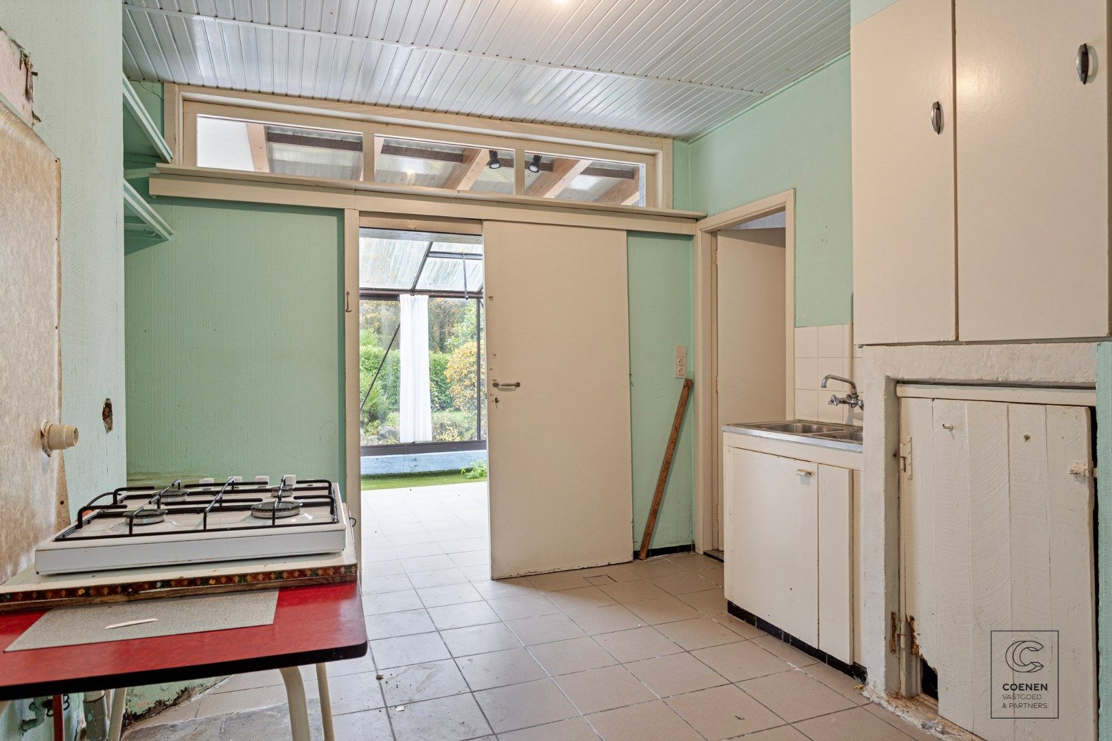 Te renoveren woning met een bew. opp. van 155 m², 3 slaapkamers op een perceel van 1.092 m².  foto 15