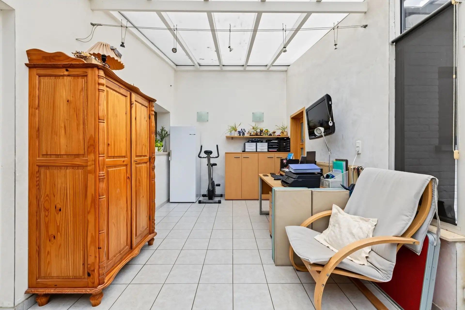 Ruime gezinswoning met 5 slaapkamers en garage foto 9