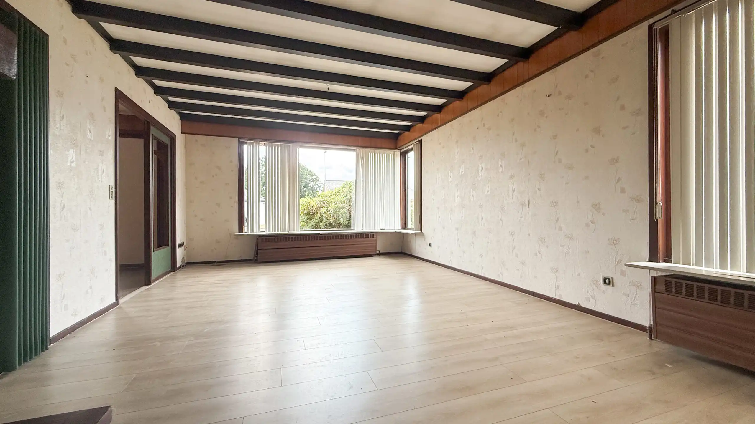 Ruime split-levelwoning met 3 slaapkamers op groot perceel! foto 5