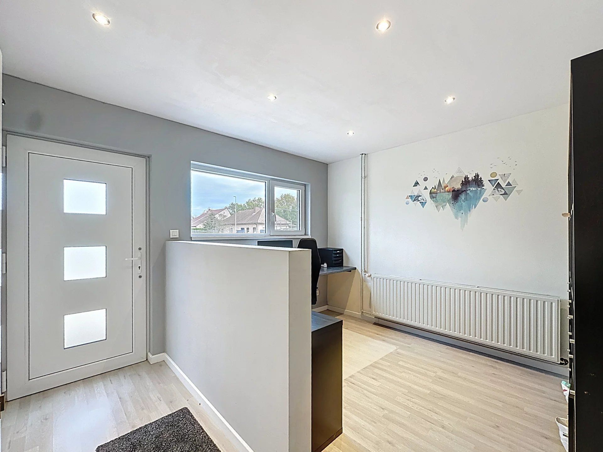 Op te frissen woning met 3 slaapkamers, op een groot perceel, eventueel 2 bouwplaatsen foto 2