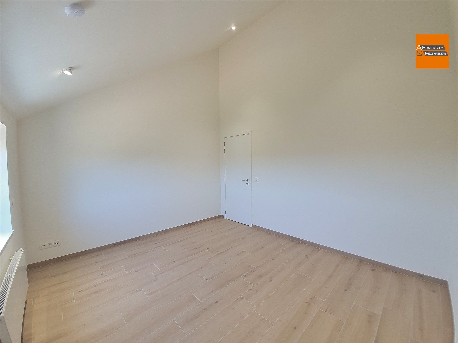 Nieuwbouw woning met 3 slaapkamers en tuin op toplocatie foto 17