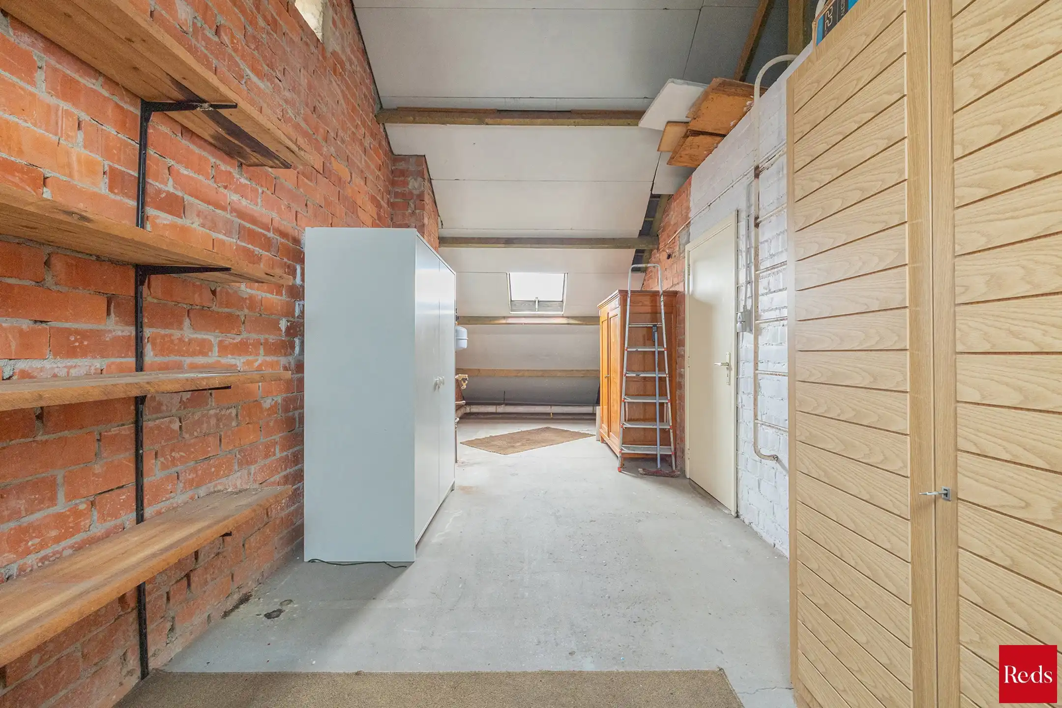 Open bebouwing met tuin en garage foto 23