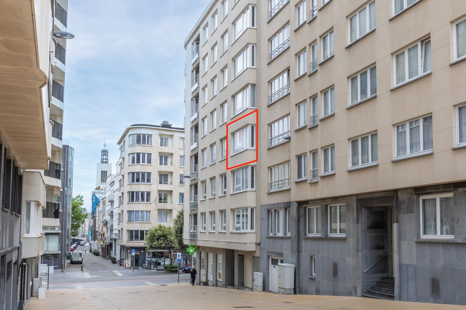 Gerenoveerd appartement met 2 slpk en lateraal zeezicht foto 14
