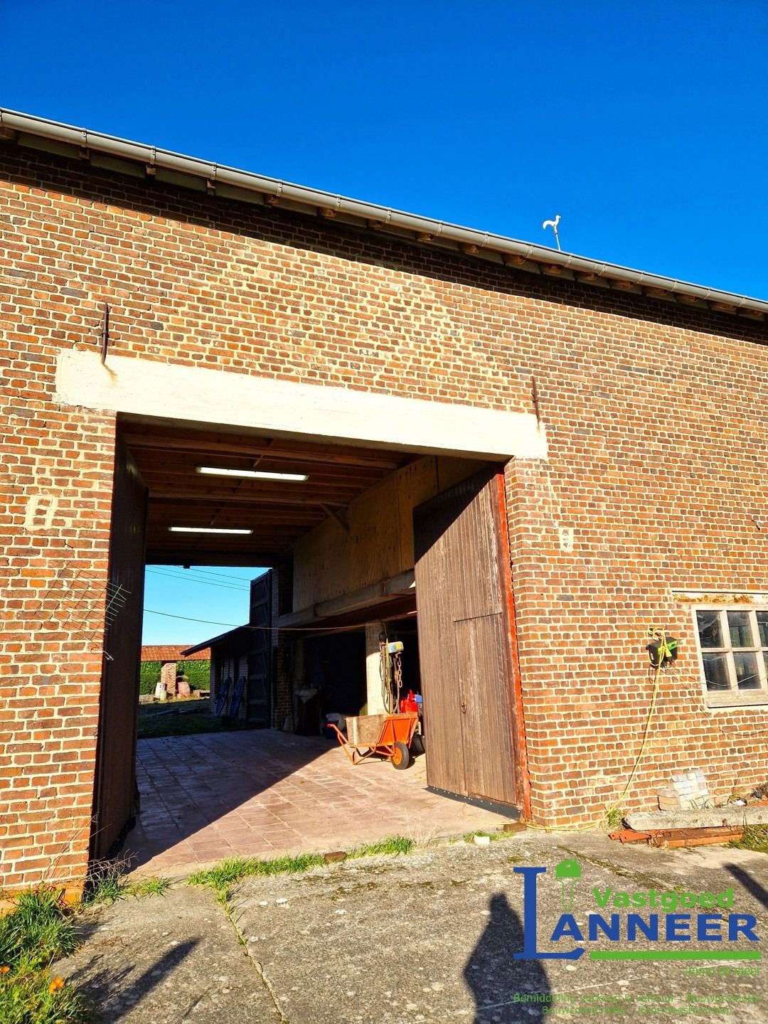 Hoeve met binnenplein, schuur, weides en bos op 3ha79a35ca foto 2