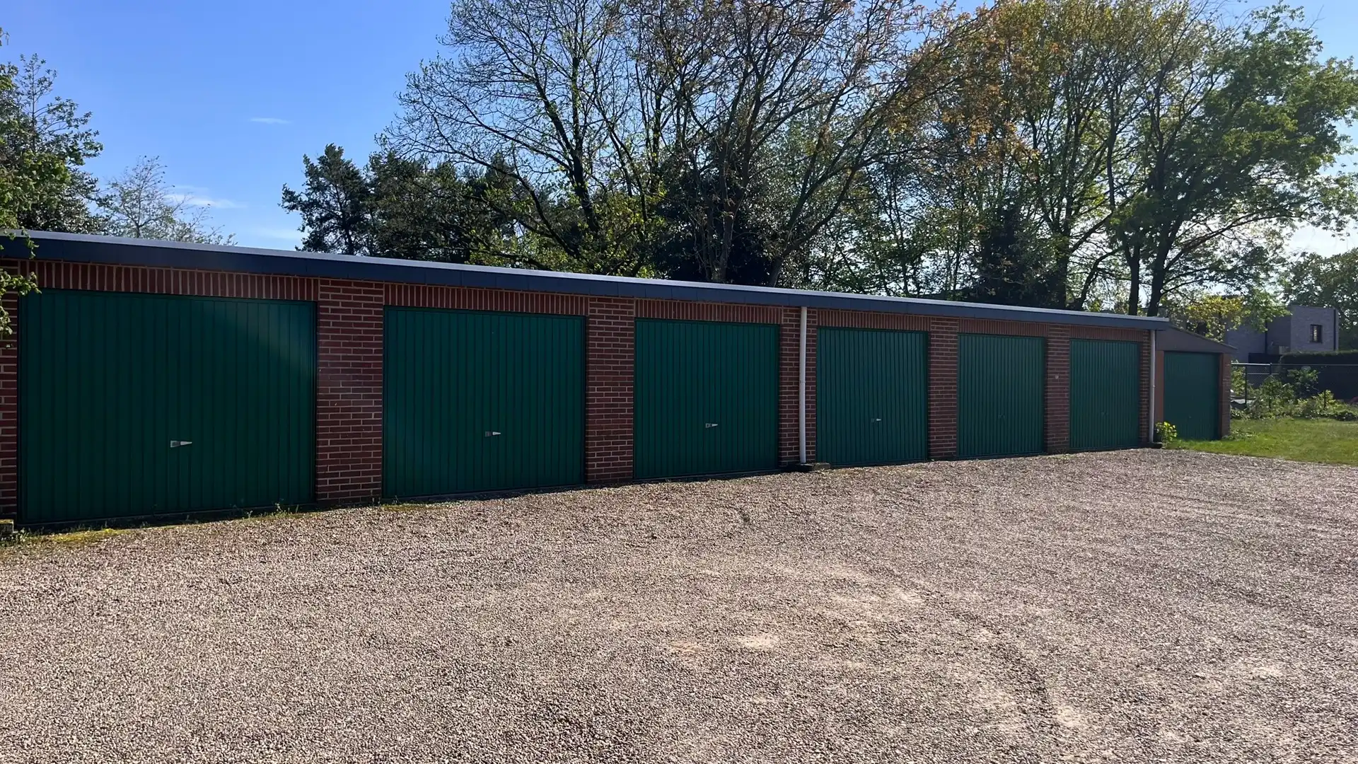 Appartement met drie slaapkamers, terras, kelderberging en garage. foto 18