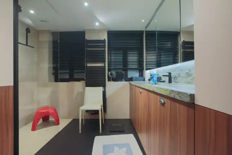 Unieke, instapklare  burgerwoning met 3 slaapkamers, aparte duplex- studio (co- housing, student...), Italiaanse tuin...(Energielabel B,  zonnepanelen...) foto 13