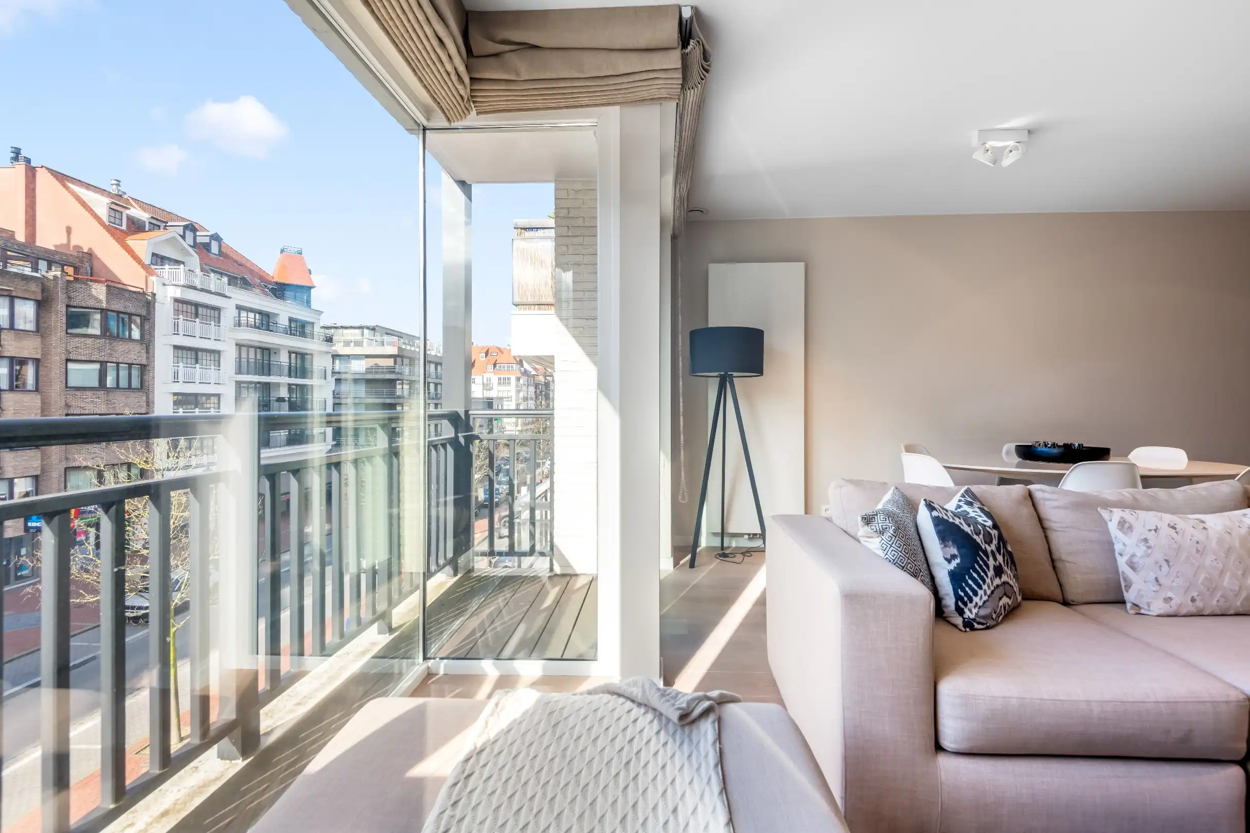 Recent zonnig appartement  met 2 slaapkamers gelegen in het centrum van Knokke.  foto 8