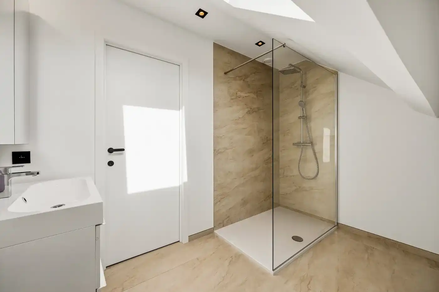 Modern gerenoveerde halfopen woning met 5 slaapkamers, tuin en garage in Tienen foto 22
