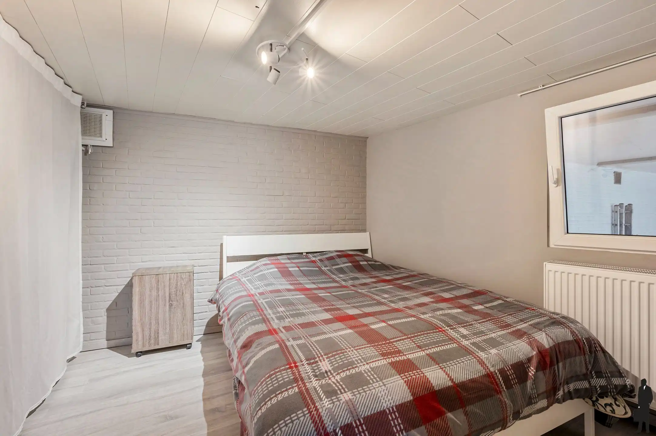 Zeer ruime en rustig gelegen met 3 slaapkamers en grote polyvalente ruimte. foto 13