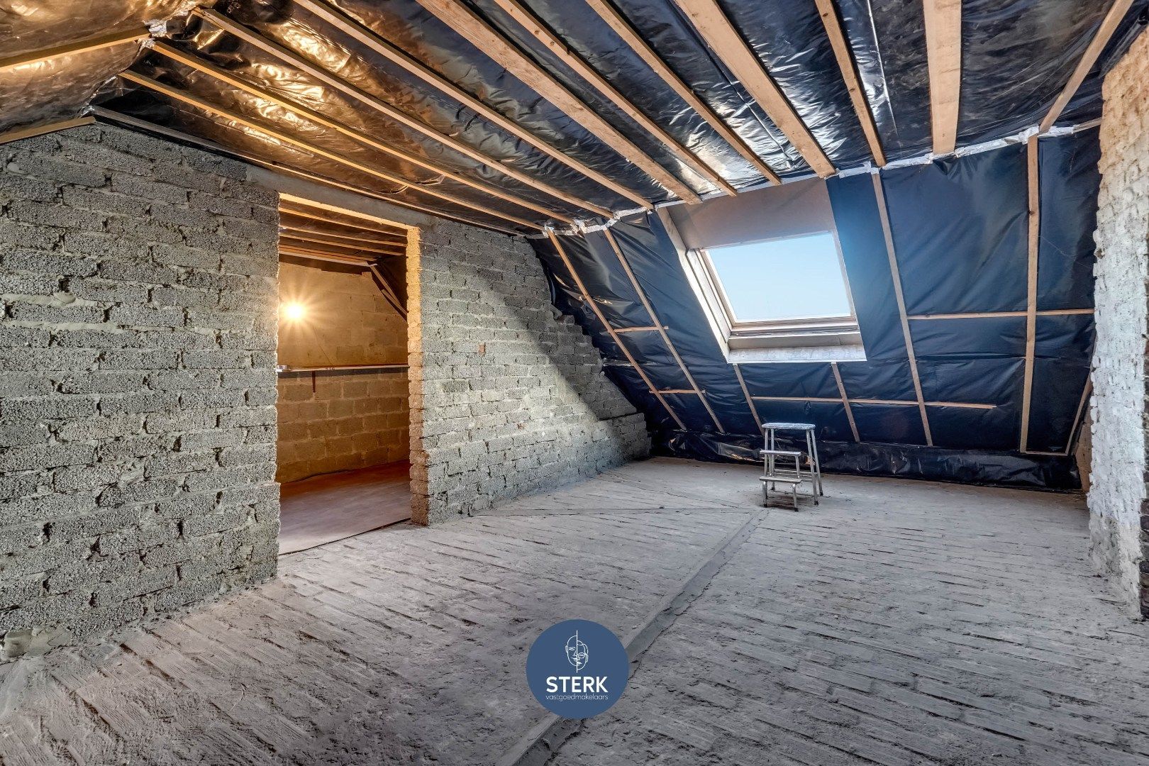 OP TE KNAPPEN GEZINSWONING AAN DE MAAS TE UIKHOVEN !  foto 19