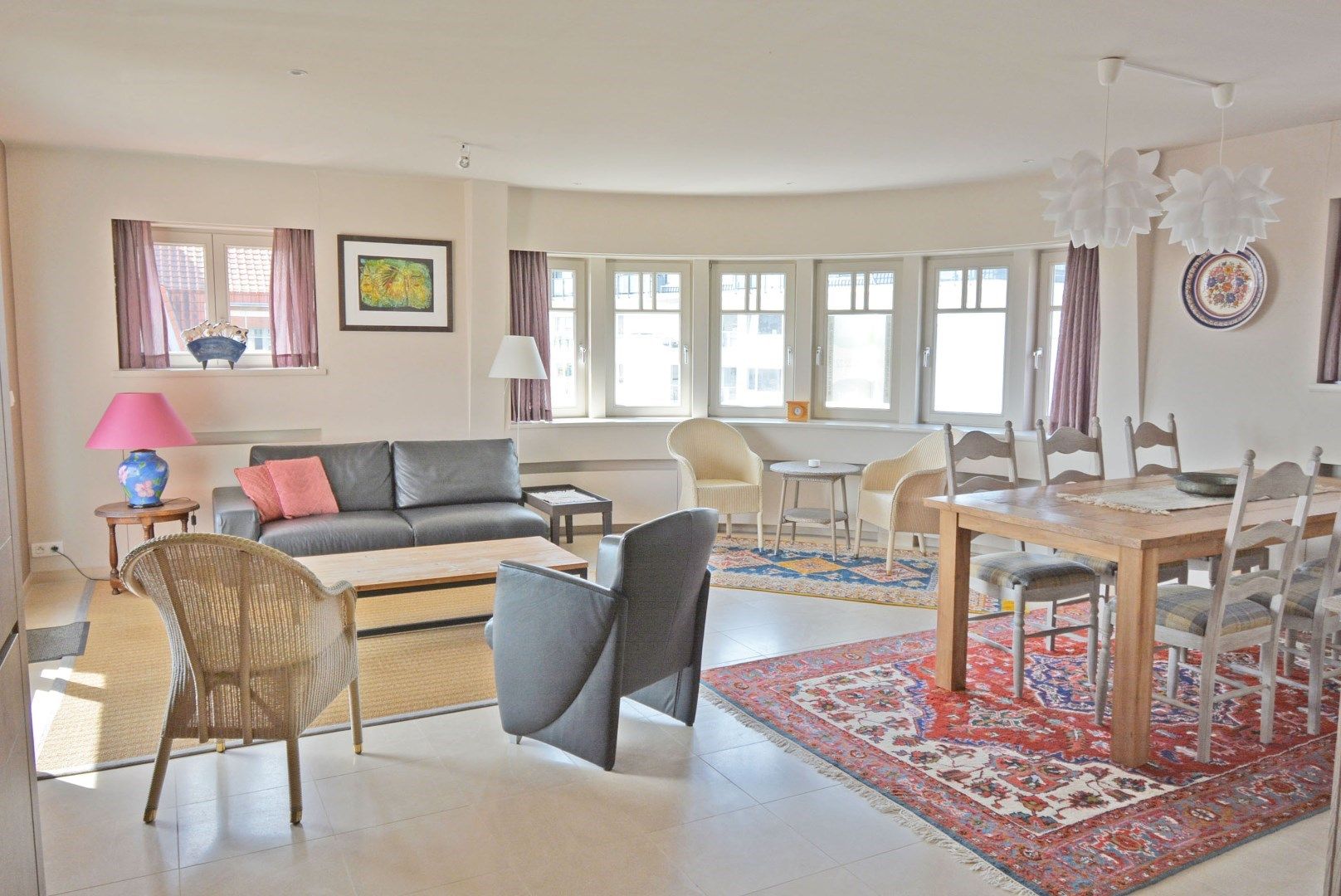 Stijlvol appartement met 4 gevels op een volledige 2e verdieping met lift in Duinbergen op 100m van de zee met zeezicht en inpandige garage foto 2