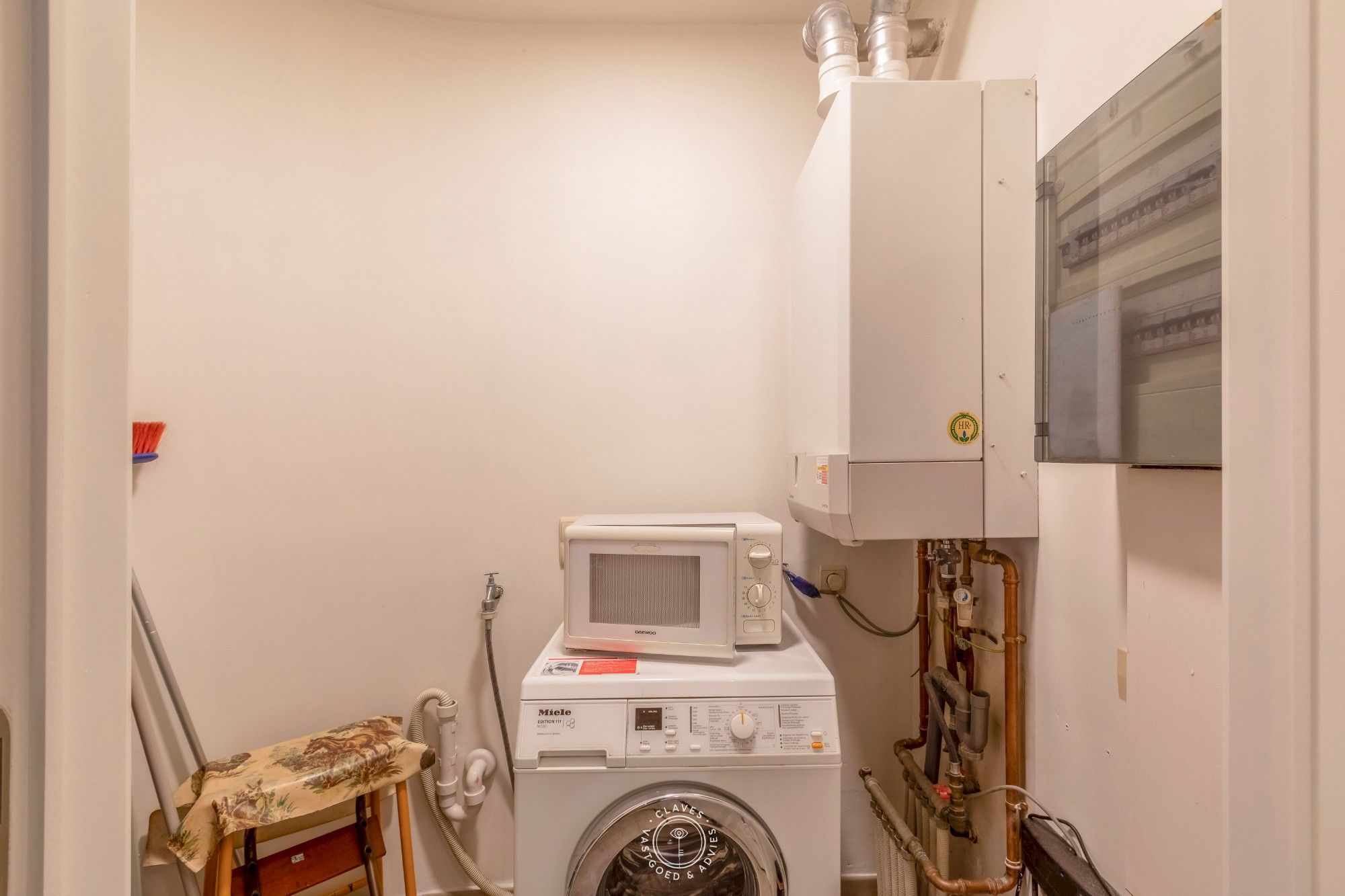 Centraal gelegen appartement met twee terrassen en autostaanplaats foto 8