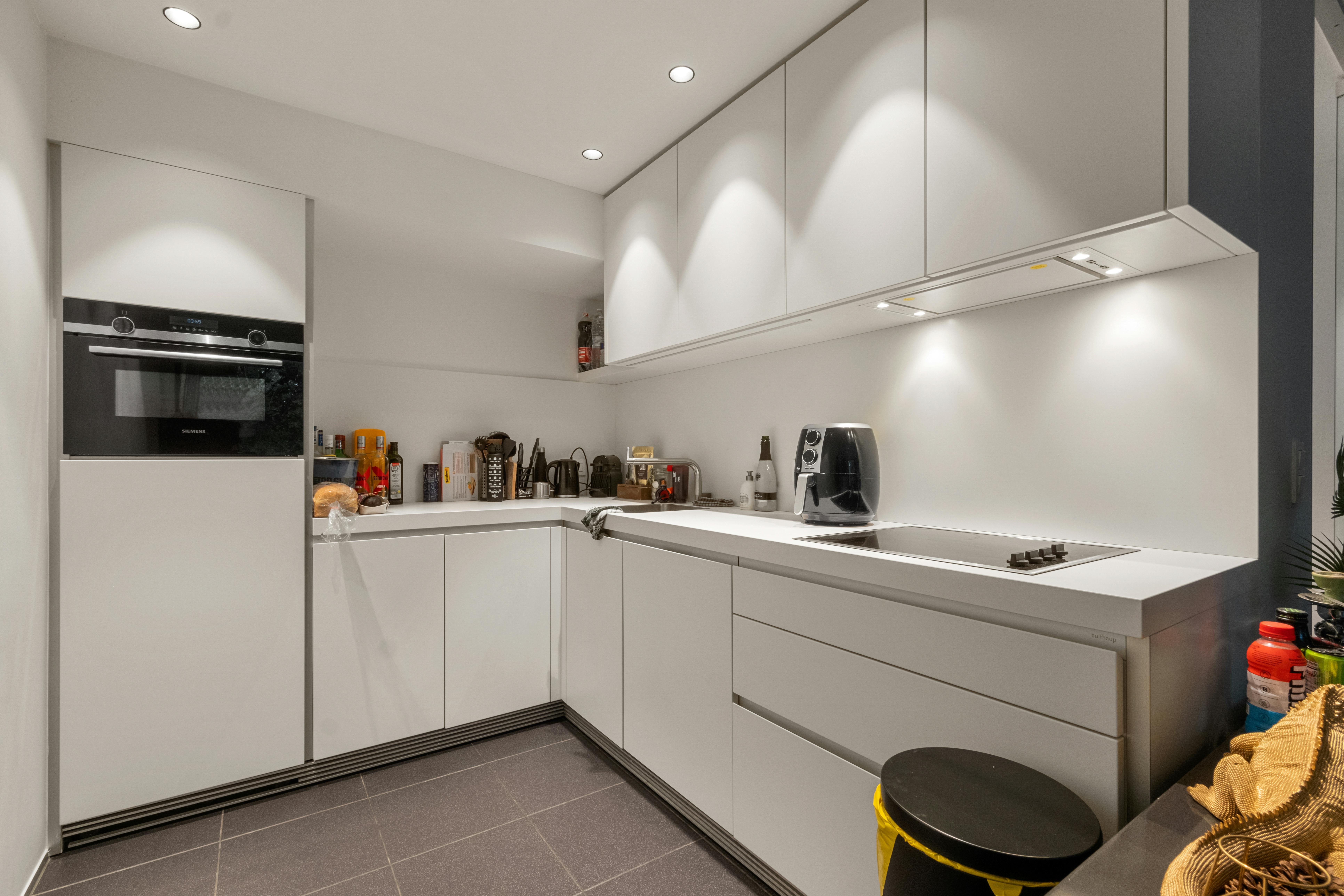 Instapklaar éénslaapkamerappartement met garage te koop foto 3