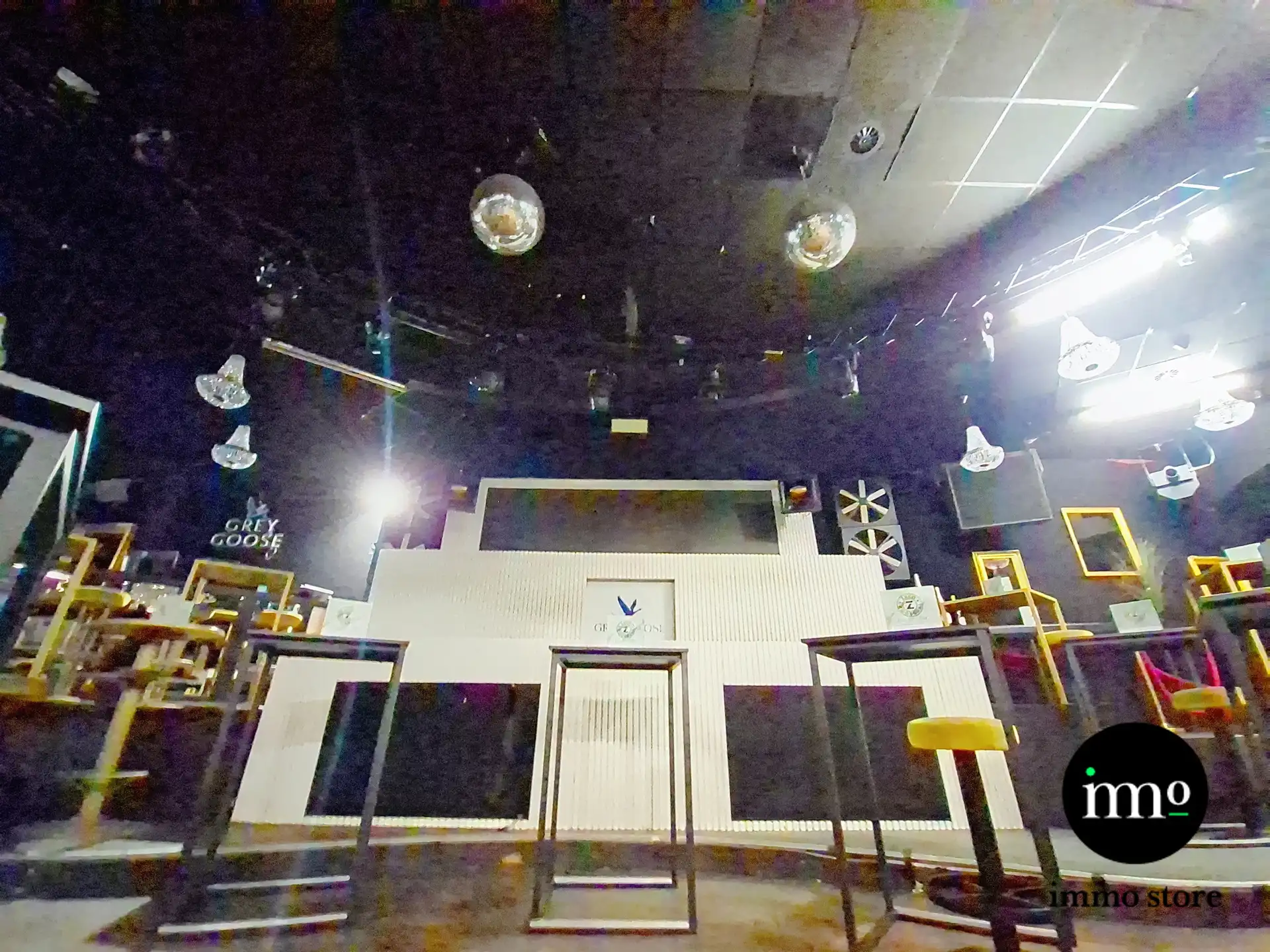 Nightclub met 4 bars en veel meer! foto 7