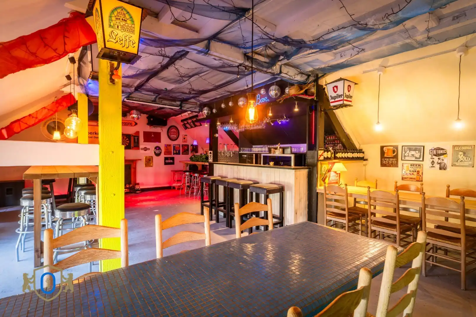 Landhuis met meerdere bijgebouwen foto 28