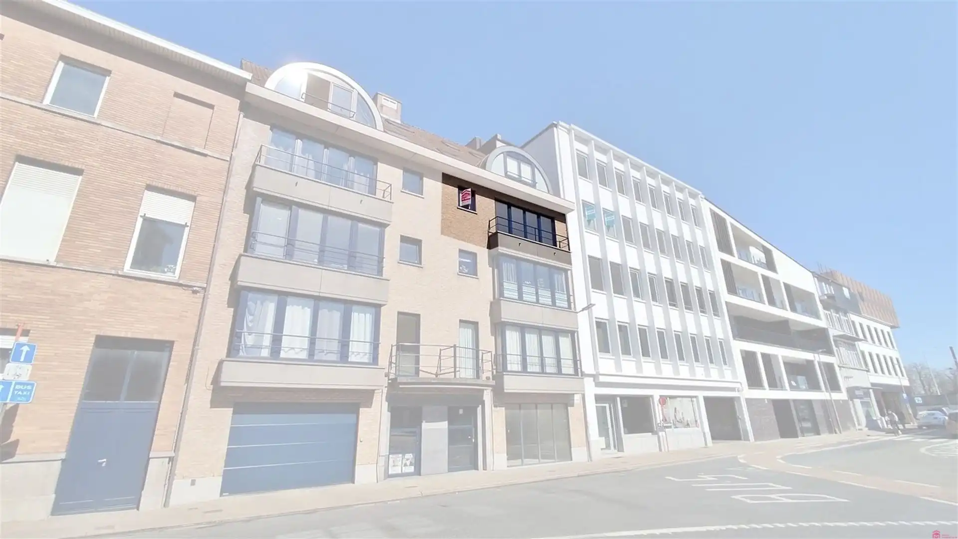 Lichtrijk appartement nabij station foto 2