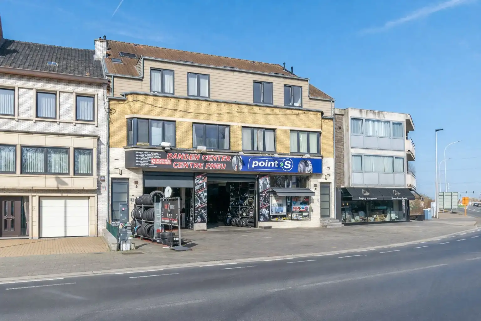 OPBRENGSTGEBOUW MET 4 RUIME APP + HANGAR (350m²)! foto 3