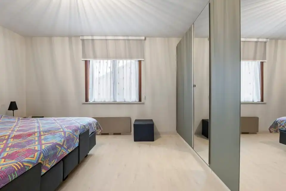 RUIME GELIJKVLOERSE GEZINSWONING OP EEN UITZONDERLIJK PERCEEL IN KORTENAKEN foto 20