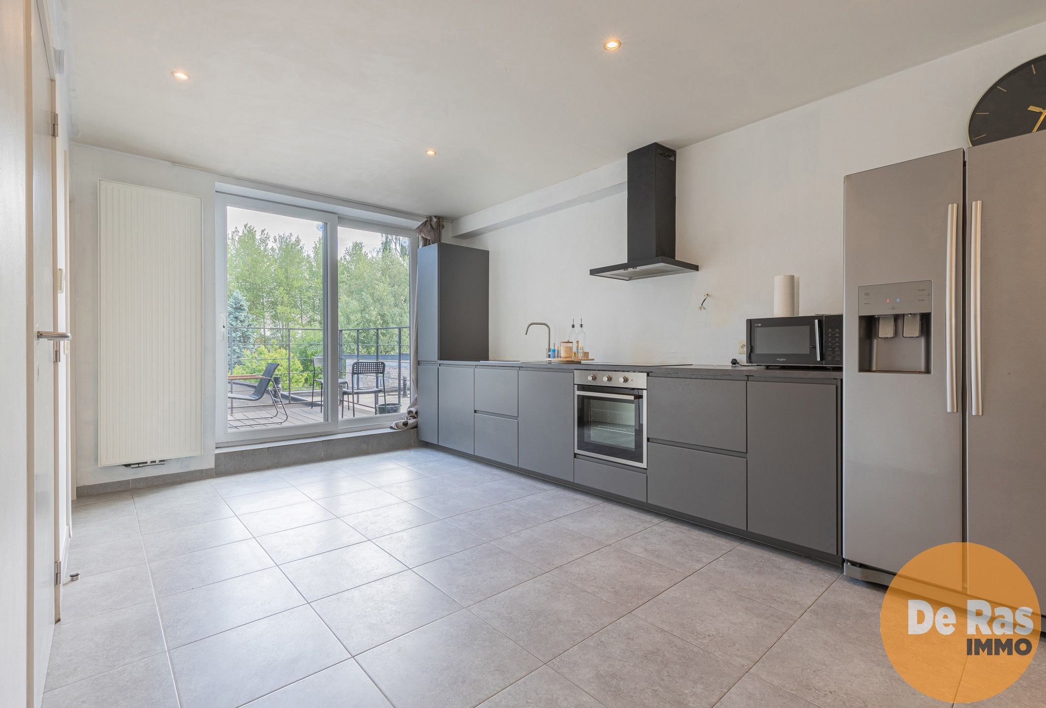 HERZELE - Duplexappartement met 2 slaapkamers en ruim terras foto {{pictureIndex}}