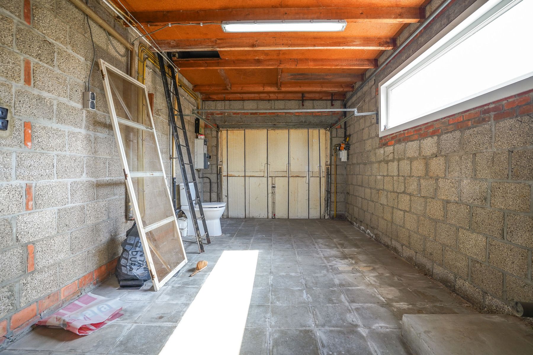 Rustig gelegen, te renoveren half open bebouwing in Tisselt. foto 15