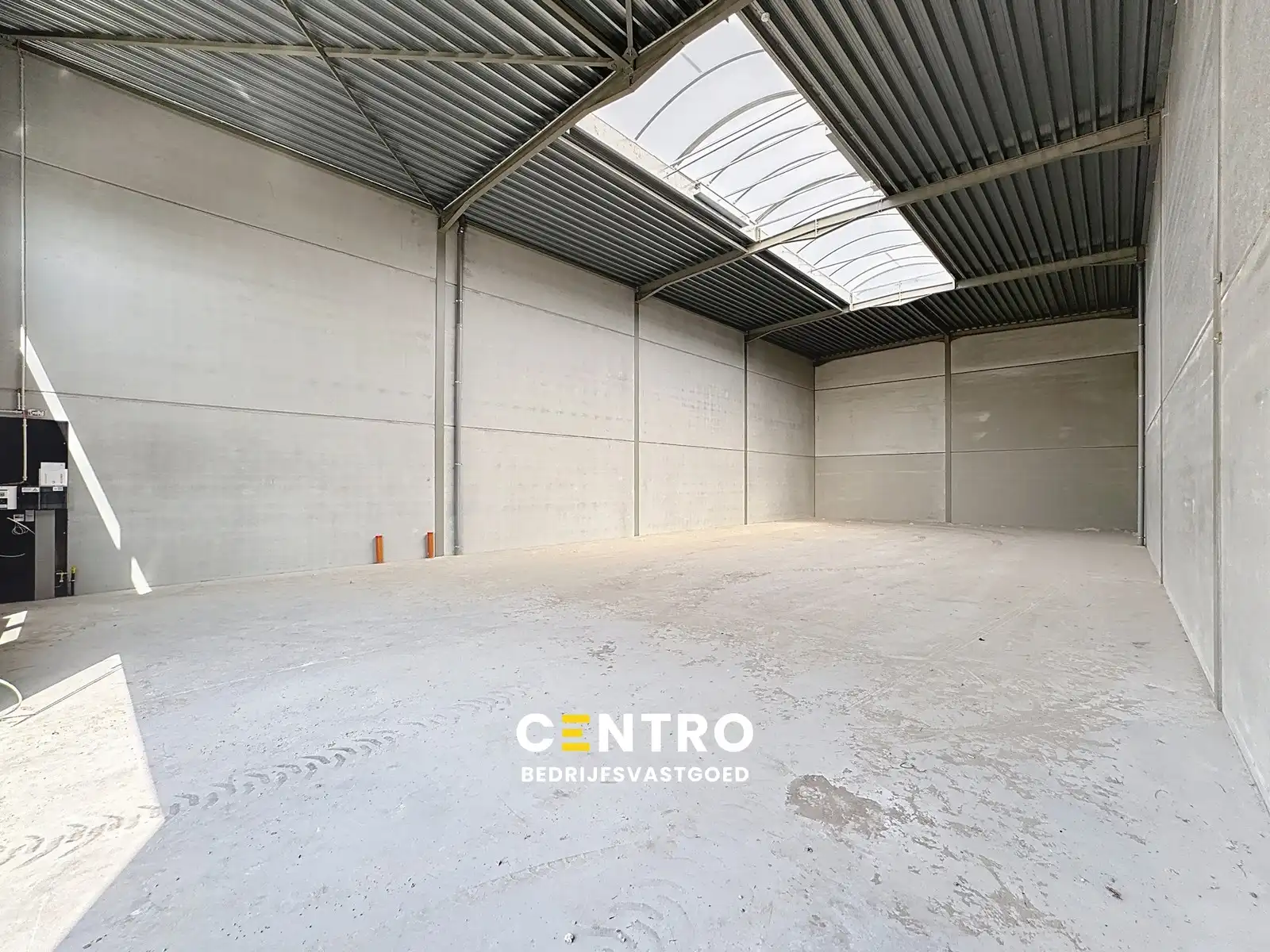 NIEUWBOUW KMO-Unit (401m2) te Eeklo vlakbij de N9! foto {{pictureIndex}}