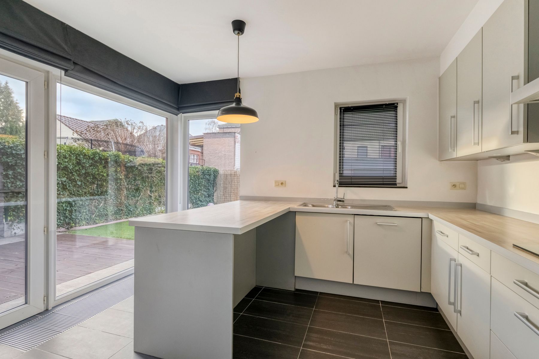 Ruime woning met 3 slaapkamers foto 6