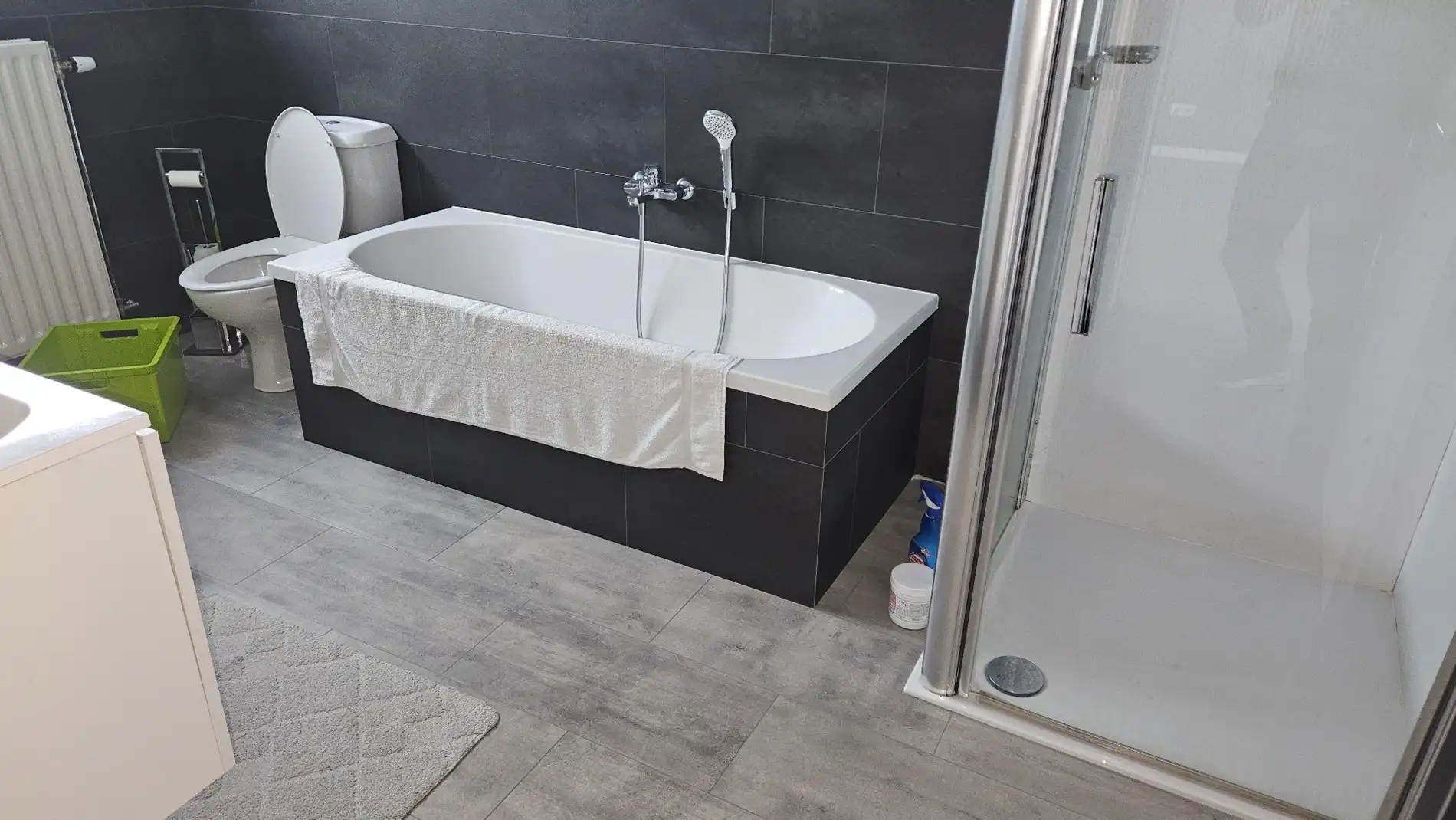 Uiterst ruime woning met 3 grote slk, garage en tuintje in centrum Berlare foto 18