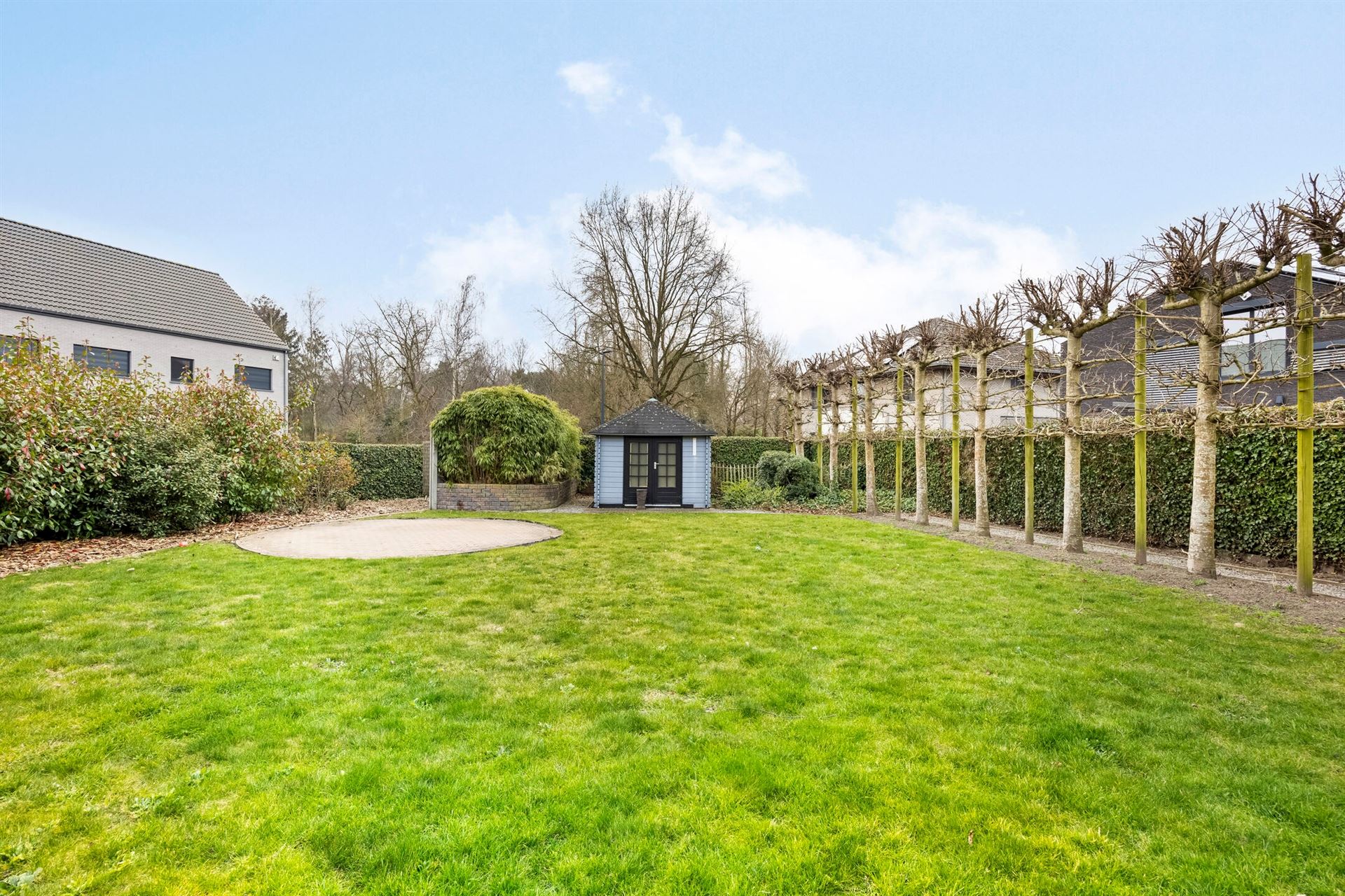 Prachige villa in doodlopende wijk foto 33