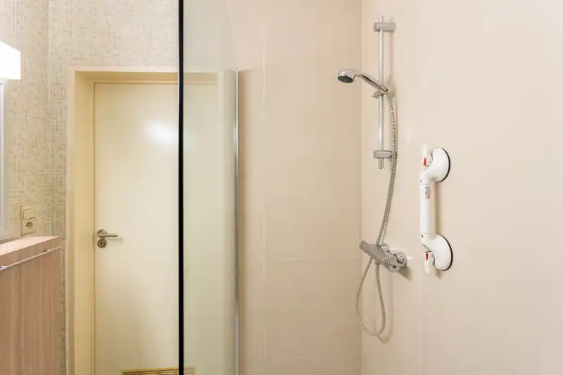 Gelijkvloers 2 slpk. appartement met tuin en garage foto 9