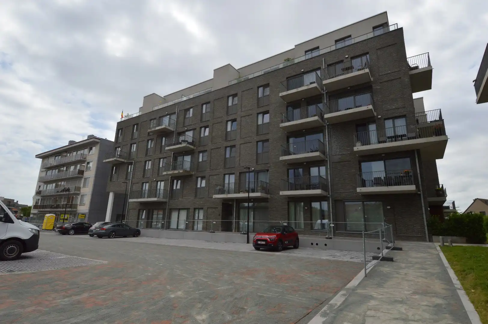 Instapklaar 2 slaapkamer appartement in het centrum foto 10