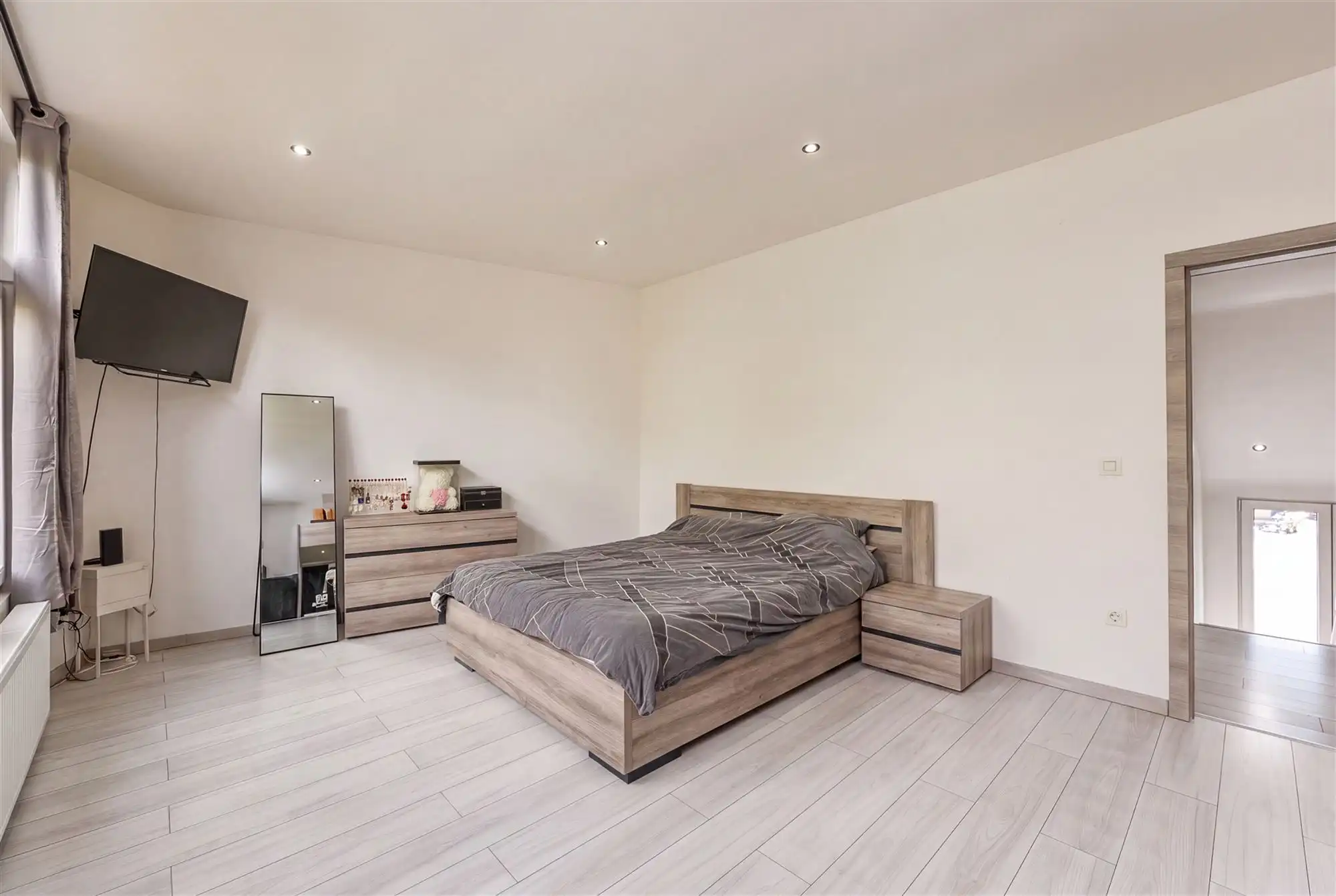 Triplex appartement met handelspand op gunstige locatie foto 13