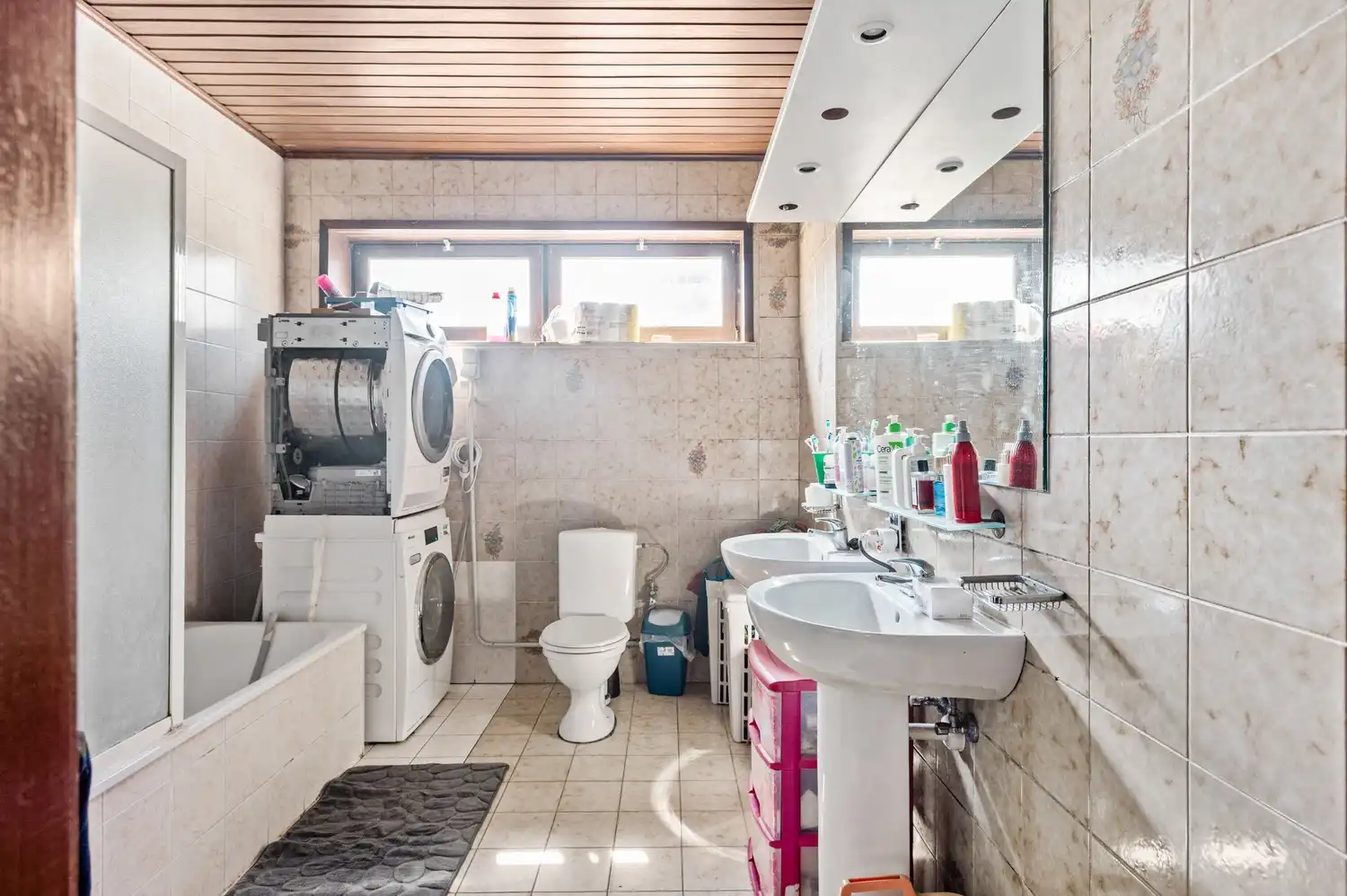 Ruim te renoveren duplex-appartement met 4 slaapkamers in Schoten! foto 10