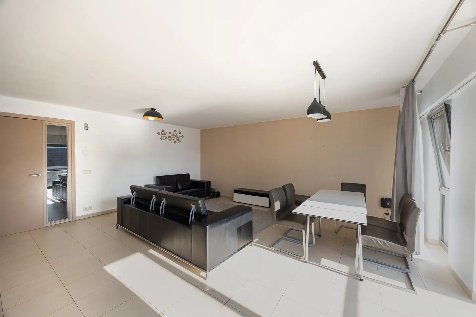 Recent appartement (2005) met ruime living en 3 slaapkamers foto 2