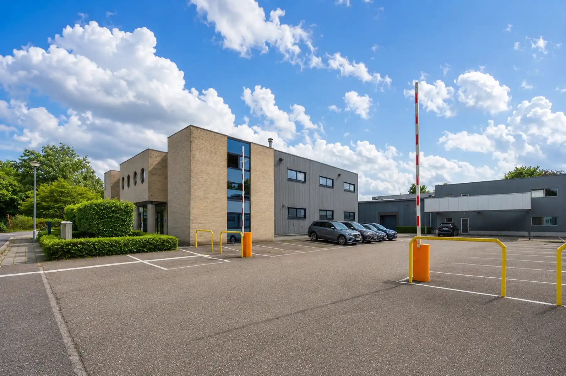 Industriehal te koop – Turnhout (Unit 12) foto {{pictureIndex}}