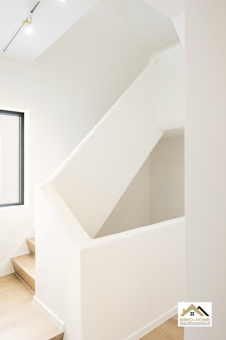 Stijlvolle moderne woning met smart home in Zwijnaarde foto 18