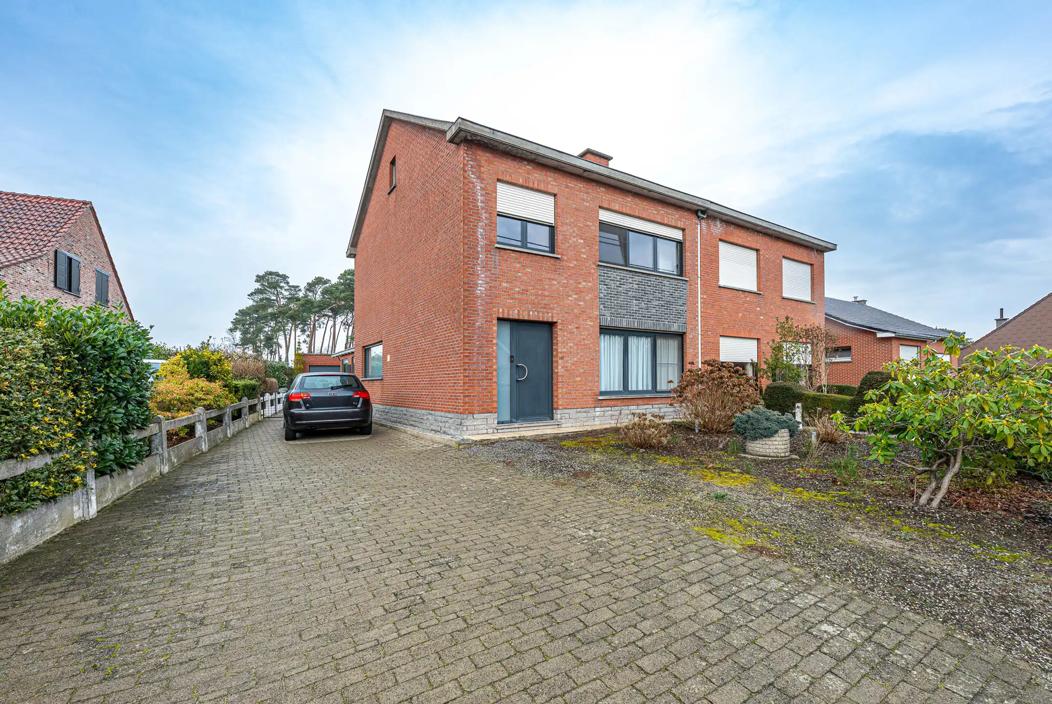 Aangenaam gezinswoning met garage en tuin foto 3