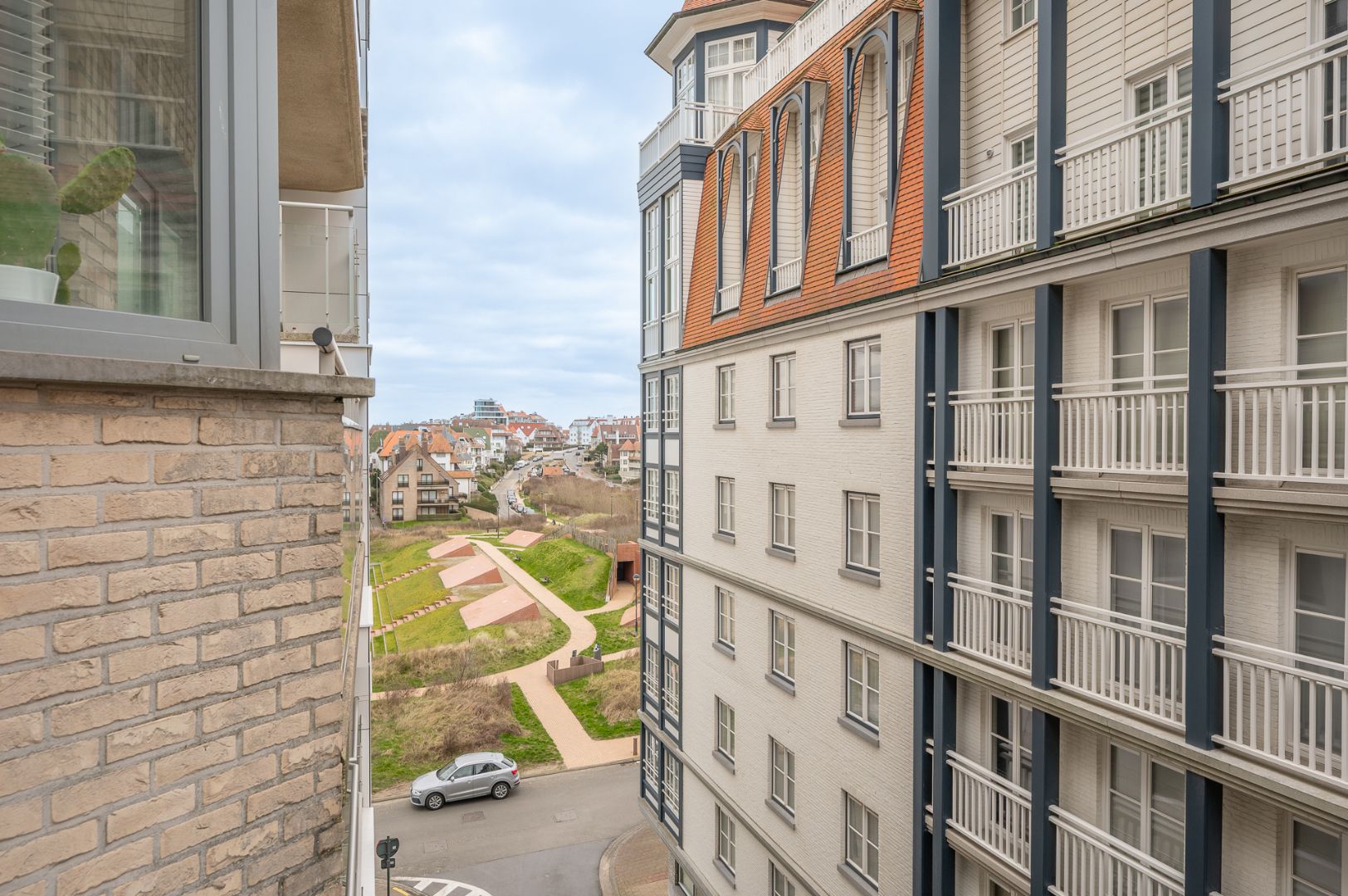 Stijlvol vernieuwd appartement in Duinbergen vlakbij het strand foto 18