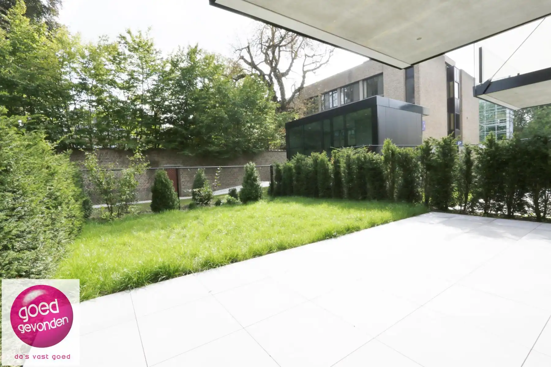 Gelijkvloers app - 1 SLK - Terras + tuin foto 10