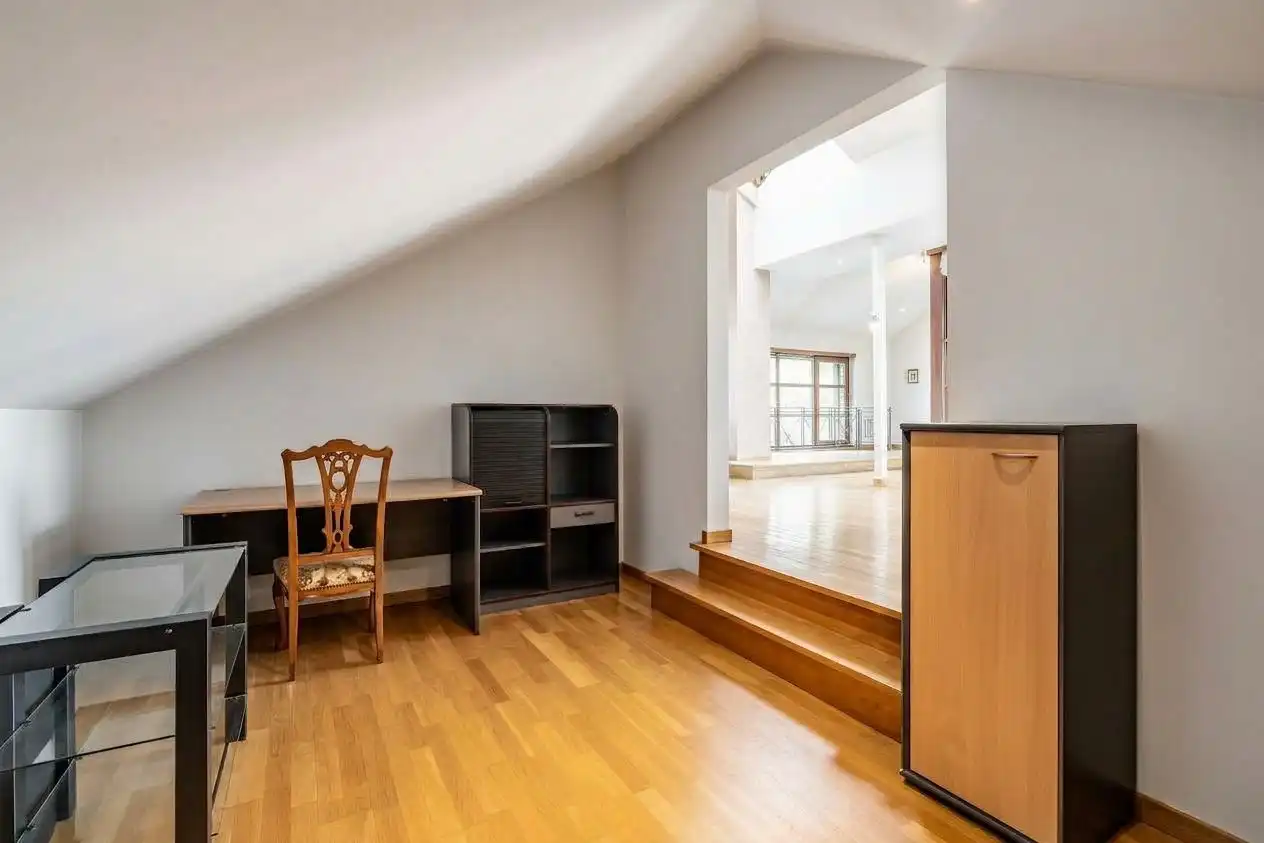 RUIME VILLA MET 340 M² BEW. OPP. AAN WOONPLEZIER, 3 ZONNETERRASSEN EN VOLLEDIG PRIVATE TUIN te Oostende ! foto 19