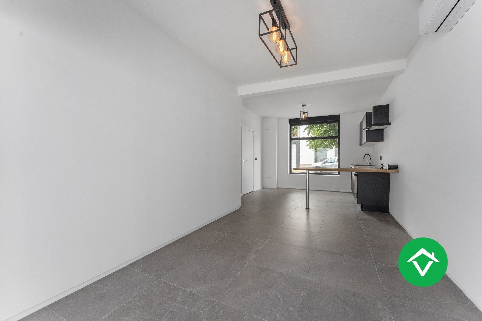 Gerenoveerde woning met 3 slaapkamers en stadstuin in hartje Roeselare foto 3