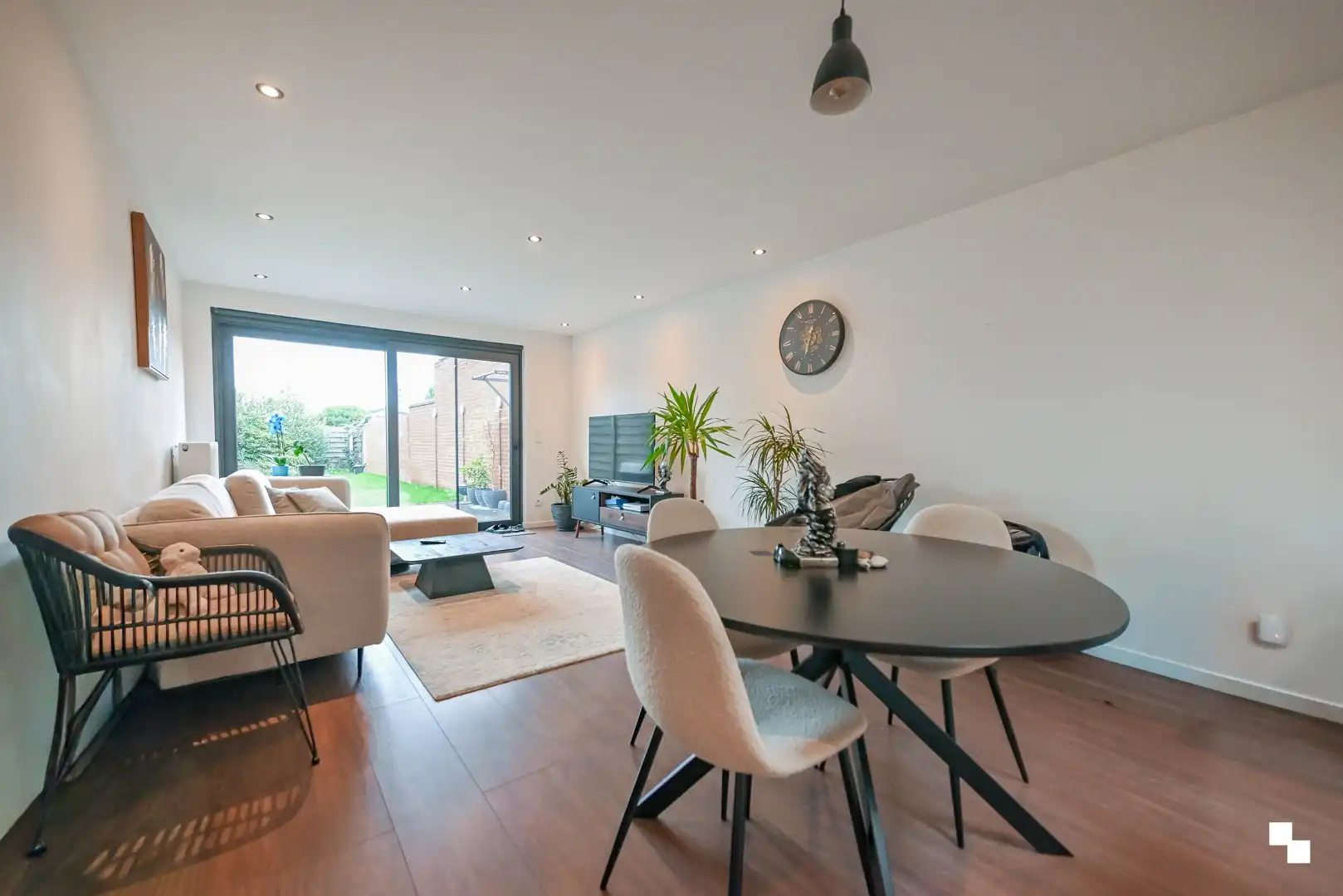 Gerenoveerde & instapklare woning met tuin in Izegem foto 9
