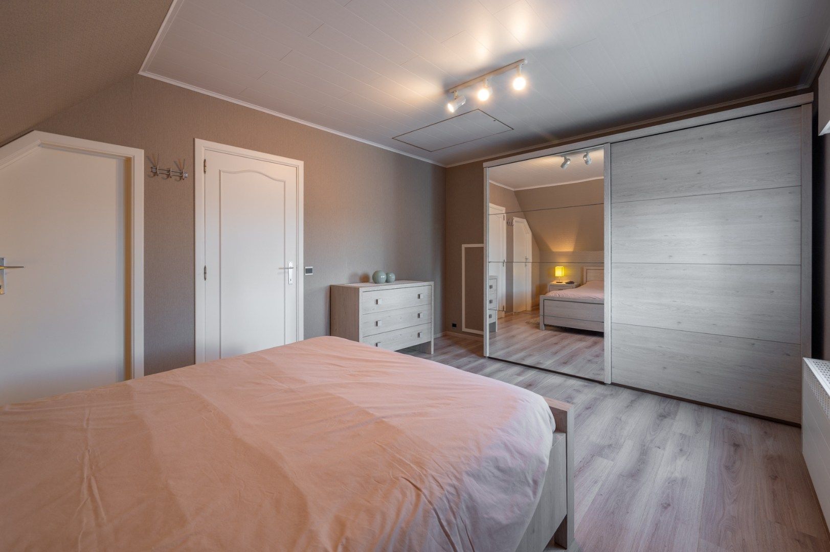 Charmante vrijstaande woning op zeer rustige ligging te Maldegem, Donk. foto 16